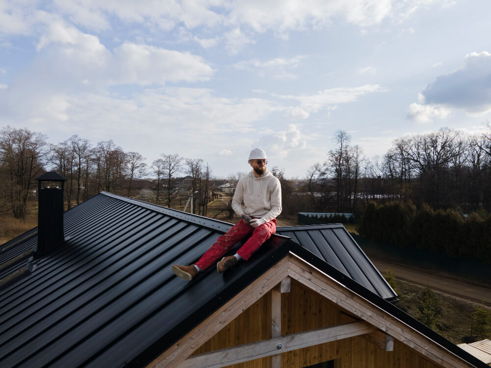 Clay tile roof with ridge tiles